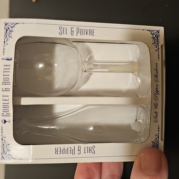Clear Glass Goblet And Bottle Salt and Pepper Shakers - Picture 8 of 8